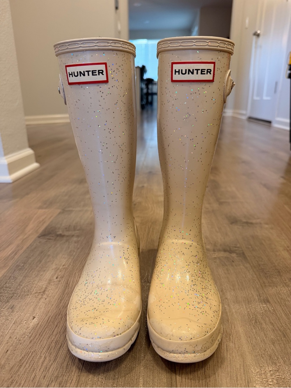 Hunter Kids Cream Glitter Tall Rain Boots size 2 big kid CAST